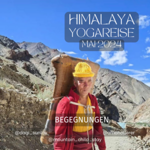 Yogareise Himalaya mit Mönch und Berge